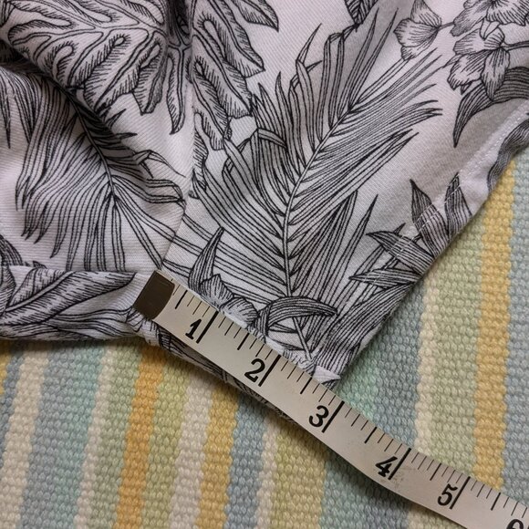 ⭐ Girl's Janie & Jack Terry shorts size 10 - Picture 8 of 11